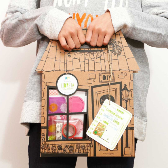 Libreta reciclada con boli para decorar