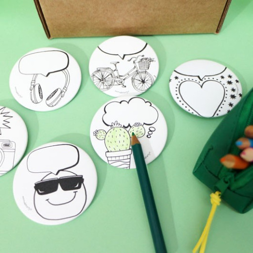 Cajita con 6 chapas de dibujos para colorear